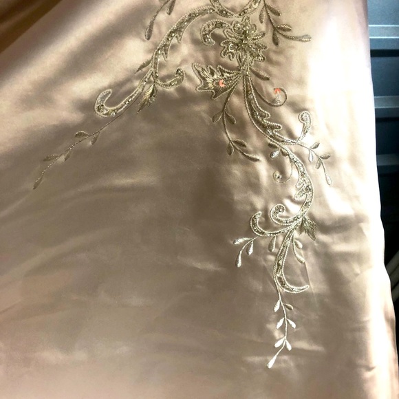 Plus Size Wedding Gown w Matching Purse & Train - Picture 9 of 9